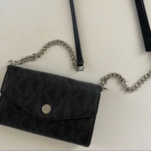 MK CROSSBODY PURSE/WALLET - perfect condition